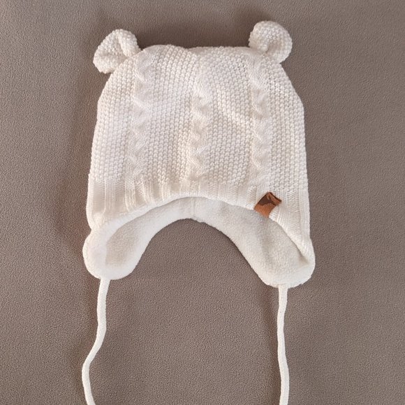 Aardvark White Baby Hat and Mits Ensemble - Picture 3 of 7